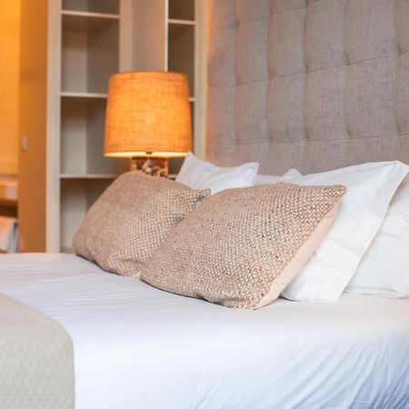 Paraiso Garden Suite--- Spacious & Downtown ポルト エクステリア 写真